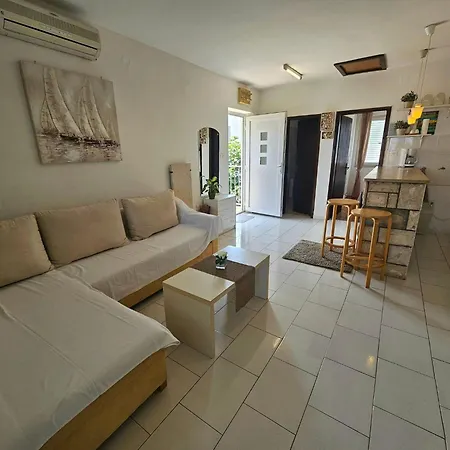 Lägenhet Buza Mit Eigenem Balkon By Interhome